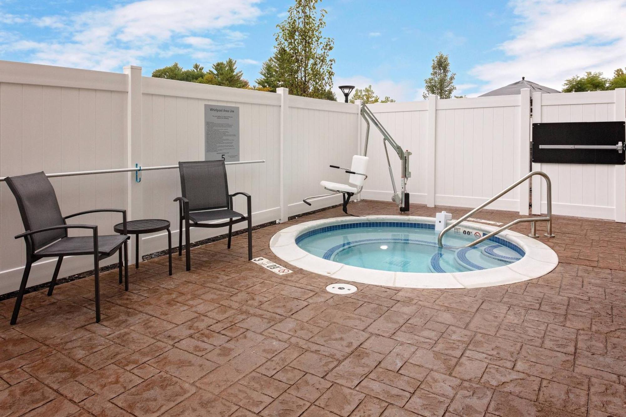 Fairfield Inn & Suites By Marriott Queensbury Glens Falls/Lake George Buitenkant foto